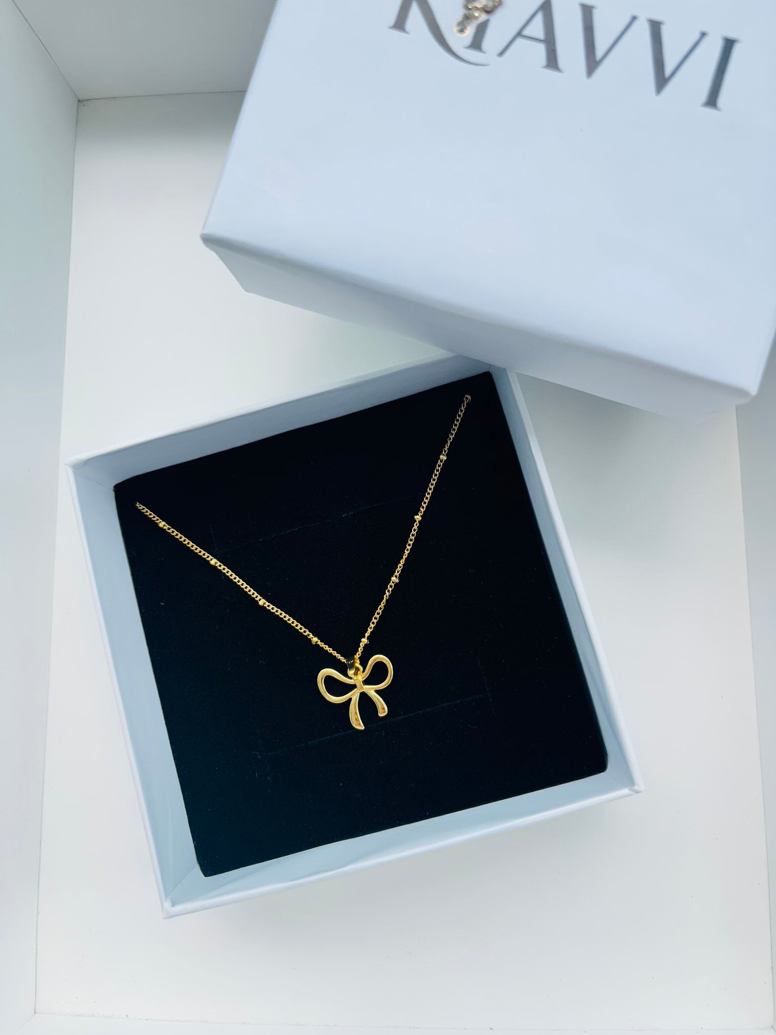 Bow Necklace